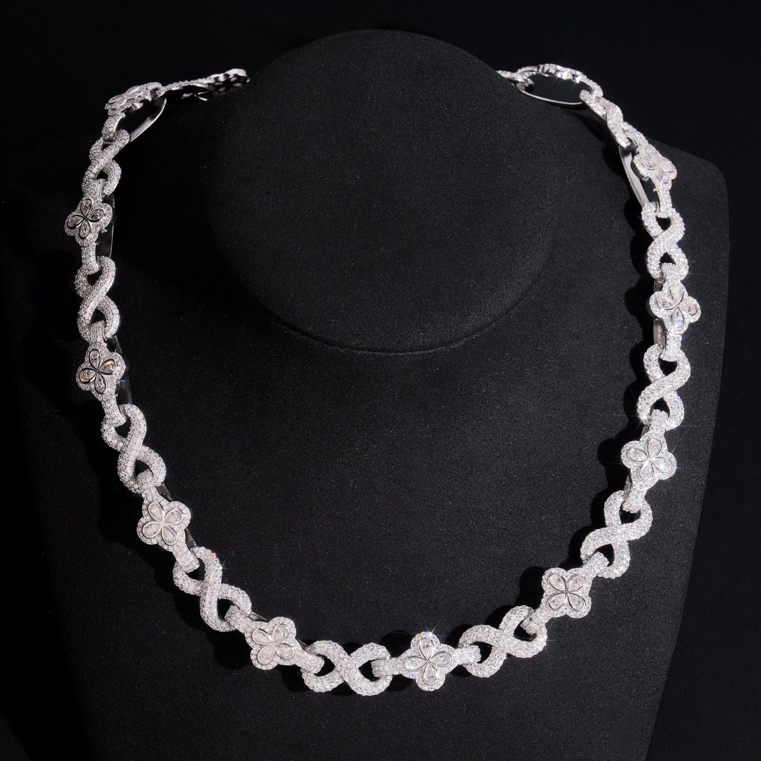 13MM INFINITY CLOVER LINK CHAIN
